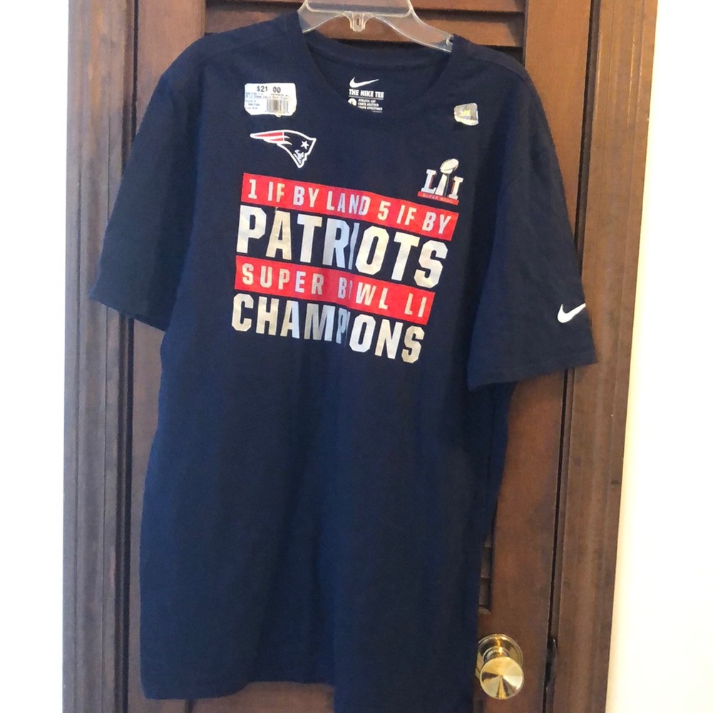 Nike t shirt patriots super bowl LI